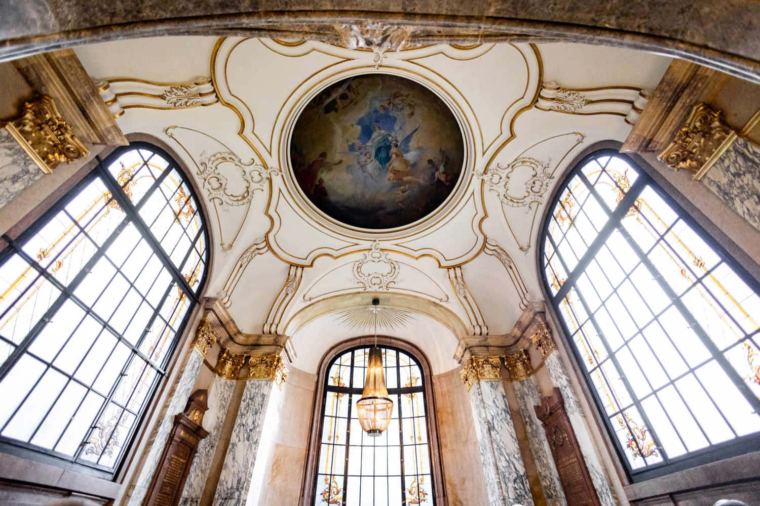 Pałac Goetz elegancki ślub Inez Peter 34